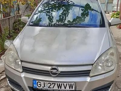 Second-hand Opel Astra 77 CP (56 kW) 2005 Gri Hatchback