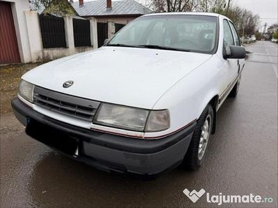 Second-hand Opel Vectra 115 CP (84 kW) 1992 Alb Berlinǎ