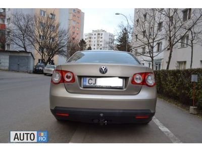Auriu Utilizat 2008 VW Jetta Berlinǎ | 5.500 EUR (Scump)