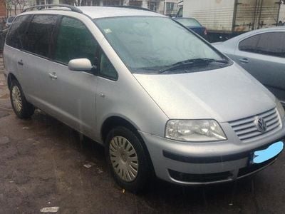 Second-hand VW Sharan 115 CP (84 kW) 2001 Argintiu Monovolum