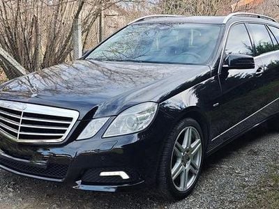 Second-hand Mercedes E200 136 CP (100 kW) 2010 Culoarenegru Break
