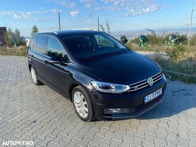 Second-hand VW Touran Highline 150 CP (110 kW) 2016 Culoarenegru Monovolum