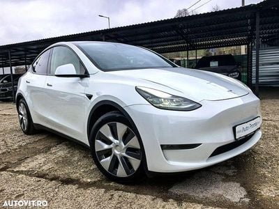 Culoarealb Utilizat 2024 Tesla Model Y SUV | 37.999 EUR (Preț bun)