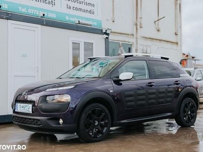 Culoarealte culori Utilizat 2015 Citroën C4 Shine Edition SUV | 6.900 EUR (Scump)