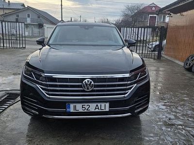 Second-hand VW Touareg 286 CP (210 kW) 2019 Culoarenegru SUV