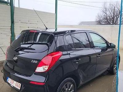 Second-hand Hyundai i20 Comfort 85 CP (62 kW) 2015 Culoarenegru