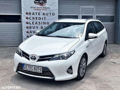 Culoarealb Utilizat 2013 Toyota Auris Hybrid Luna Break | 7.500 EUR (Super Preț)