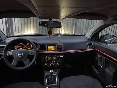 Second-hand Opel Signum 150 CP (110 kW) 2005 Hatchback