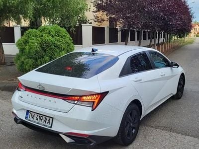 Alb Utilizat 2022 Hyundai Elantra Berlinǎ | 12.999 EUR (Preț bun)