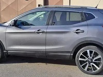 Gri Utilizat 2014 Nissan Qashqai SUV | 13.850 EUR (Scump)