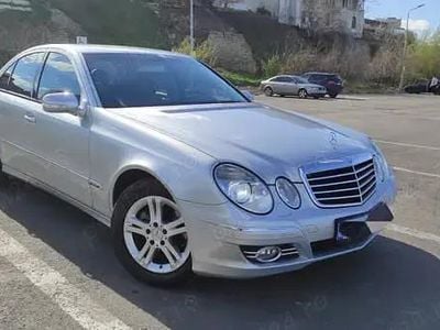 Second-hand Mercedes E200 136 CP (100 kW) 2008 Berlinǎ