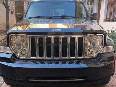 Second-hand Jeep Cherokee 177 CP (130 kW) 2010 Culoarenegru SUV