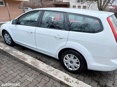 Second-hand Ford Focus 109 CP (80 kW) 2010 Culoarealb Break