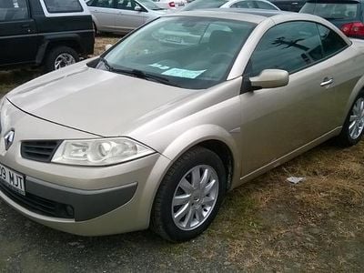 Auriu Utilizat 2006 Renault Mégane II Cabrio | 5.000 EUR