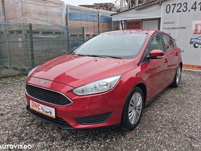 Second-hand Ford Focus Cool & Connect 100 CP (73 kW) 2017 Culoarerosu Hatchback