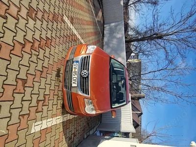 Second-hand VW Touran 140 CP (102 kW) 2009 Monovolum