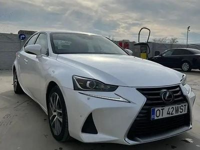 Utilizat 2019 Lexus IS300h Berlinǎ | 17.799 EUR