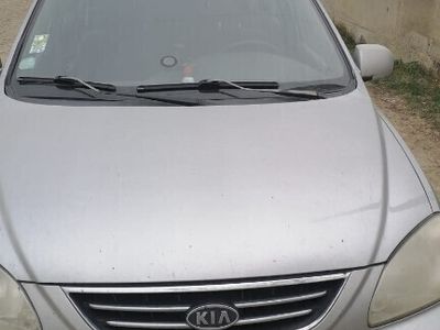 second-hand Kia Carens 