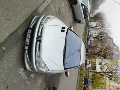 Argintiu Utilizat 2004 Peugeot 206 Break | 1.700 EUR