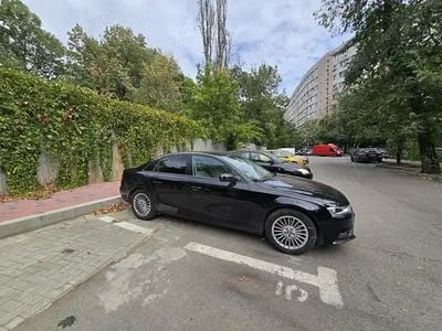 Negru Utilizat 2015 Audi A4 Berlinǎ | 11.000 EUR (Preț bun)