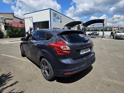 Second-hand Ford Focus Trend 105 CP (77 kW) 2013 Culoarealbastru Hatchback