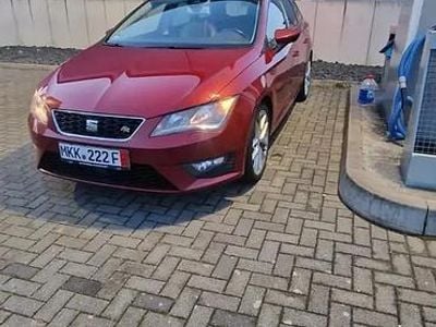 Rosu Second-hand 2015 Seat Leon ST FR Break | 8.450 EUR