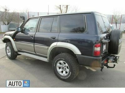 Second-hand Nissan Patrol 128 CP (94 kW) 1998 Albastru SUV