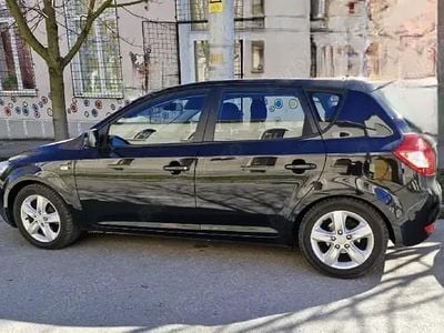 Second-hand Kia Ceed 90 CP (66 kW) 2012 Negru Hatchback