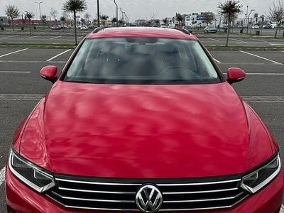 Second-hand VW Passat 120 CP (88 kW) 2018 Culoarerosu Break