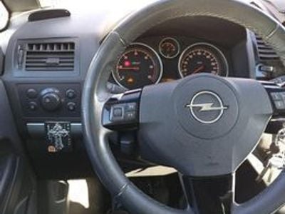 Second-hand Opel Zafira 110 CP (80 kW) 2010 Negru Monovolum