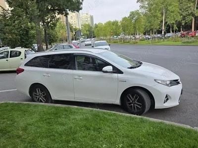 Utilizat 2015 Toyota Auris Hybrid Break | 8.600 EUR (Scump)