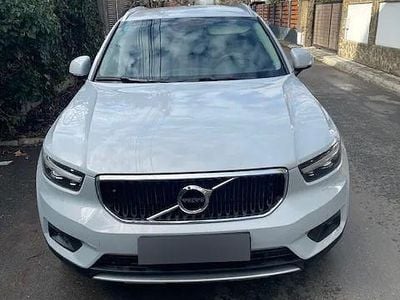Second-hand Volvo XC40 Momentum 197 CP (144 kW) 2022 Argint SUV