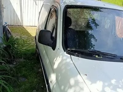 Second-hand 2002 Peugeot Partner Monovolum | 2.100 EUR