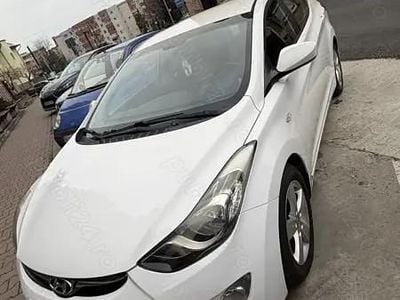 Second-hand Hyundai Elantra 132 CP (97 kW) 2012 Alb Berlinǎ