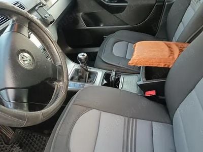 Second-hand VW Passat 134 CP (98 kW) 2009 Gri Break