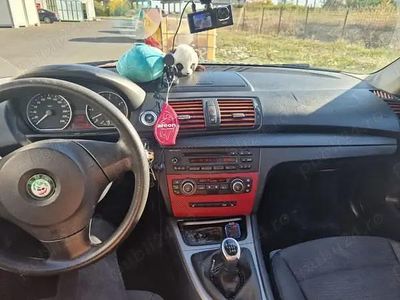 Rosu Utilizat 2008 BMW 118 Hatchback | 4.500 EUR (Puțin scump)