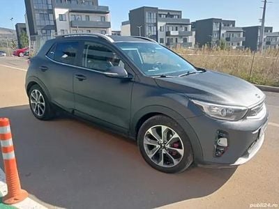 Gri Second-hand 2018 Kia Stonic SUV | 9.800 EUR