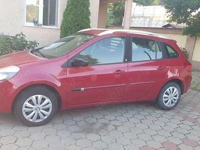 Rosu Utilizat 2011 Renault Clio III Break | 3.100 EUR