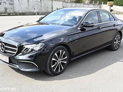 Culoarenegru Utilizat 2020 Mercedes E300 Berlinǎ | 18.900 EUR (Super Preț)
