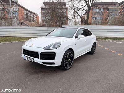 Culoarealb Second-hand 2023 Porsche Cayenne Platinum Edition SUV | 73.500 EUR