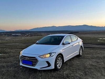 Culoarealb Utilizat 2017 Hyundai Elantra Berlinǎ | 10.800 EUR (Puțin scump)
