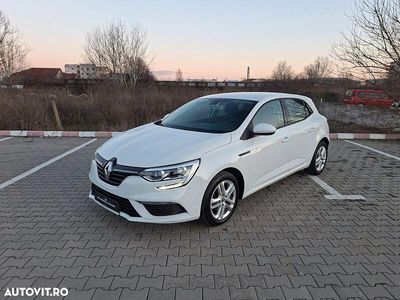 Second-hand Renault Mégane IV Zen 110 CP (80 kW) 2018 Culoarealb Berlinǎ