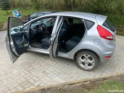 Second-hand Ford Fiesta 68 CP (50 kW) 2010 Hatchback