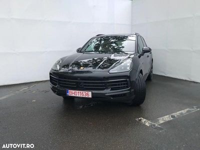 Culoarenegru Second-hand 2022 Porsche Cayenne SUV | 79.099 EUR