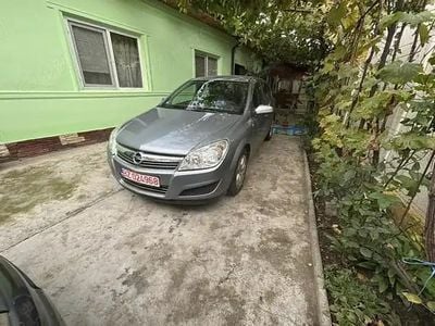 Gri Utilizat 2008 Opel Astra Hatchback | 1.700 EUR (Preț OK)