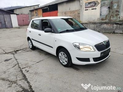 Utilizat 2012 Skoda Fabia Berlinǎ | 2.950 EUR