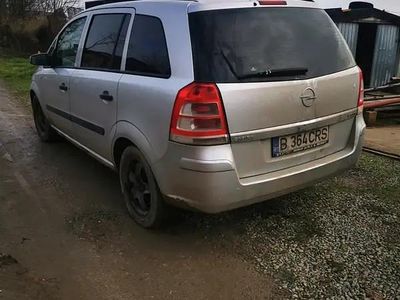 Utilizat 2010 Opel Zafira Monovolum | 3.000 EUR (Puțin scump)