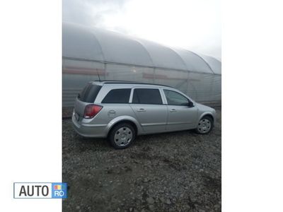 Argintiu Utilizat 2008 Opel Astra Break | 3.800 EUR (Scump)