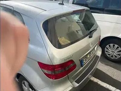 Mercedes B180