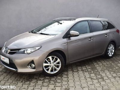 second-hand Toyota Auris Hybrid 